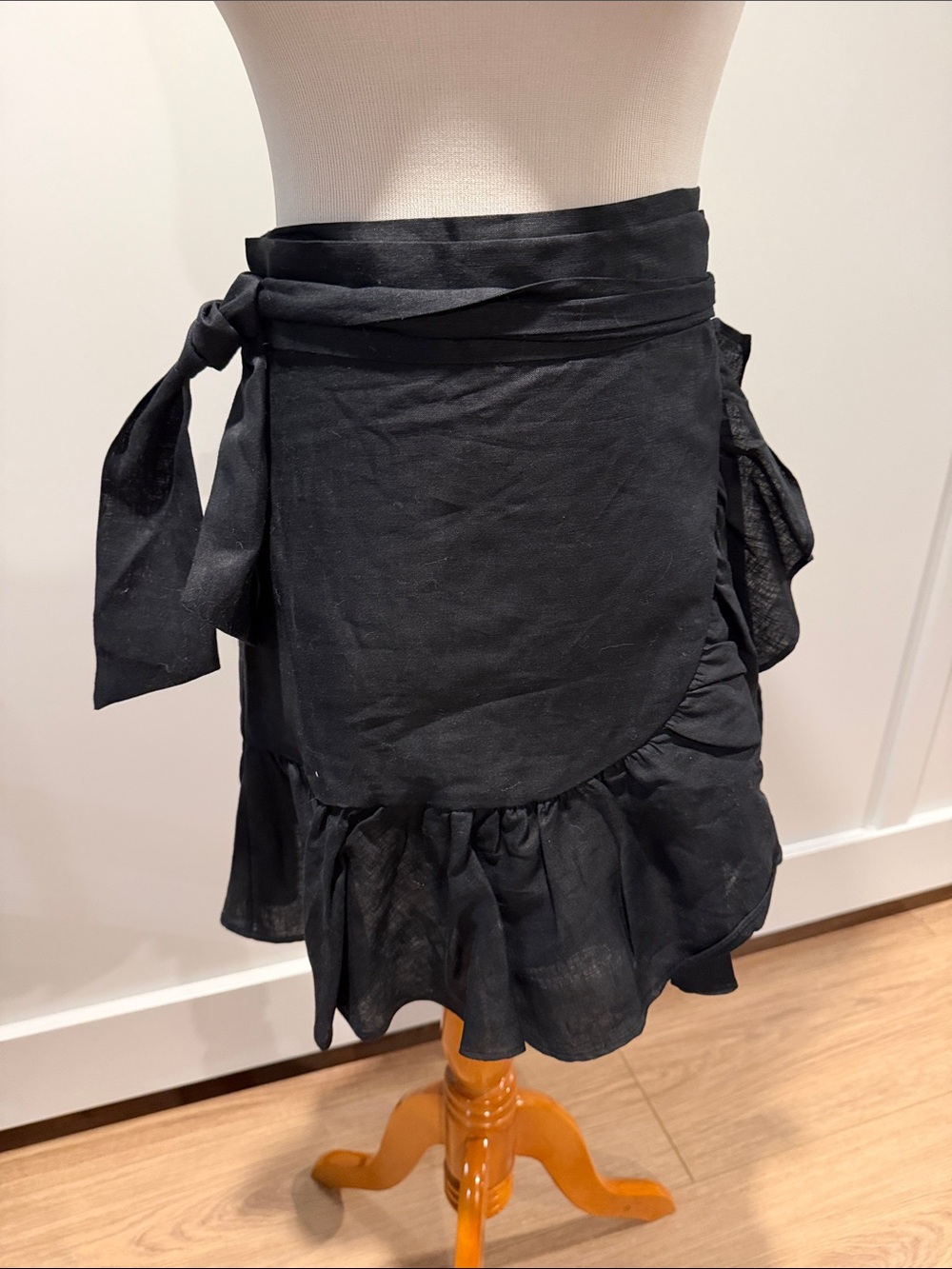 Banana Republic Black linen wrap Ruffle Mini Skirt